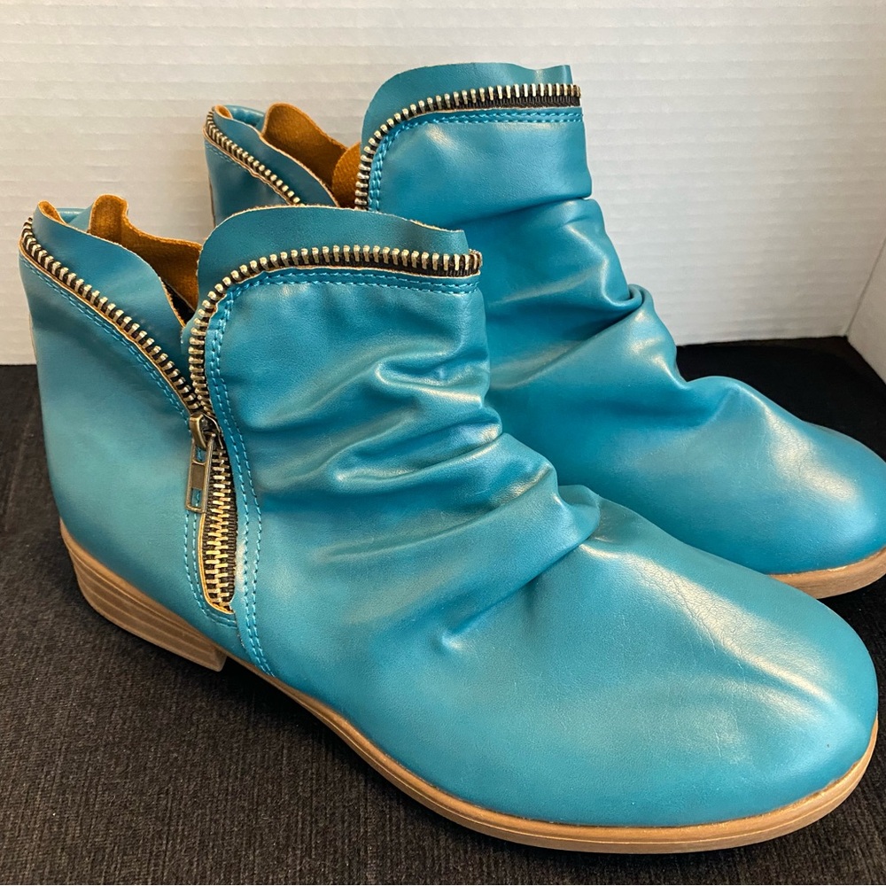 Vibrant Turquoise Ankle Boots with Zipper Detail